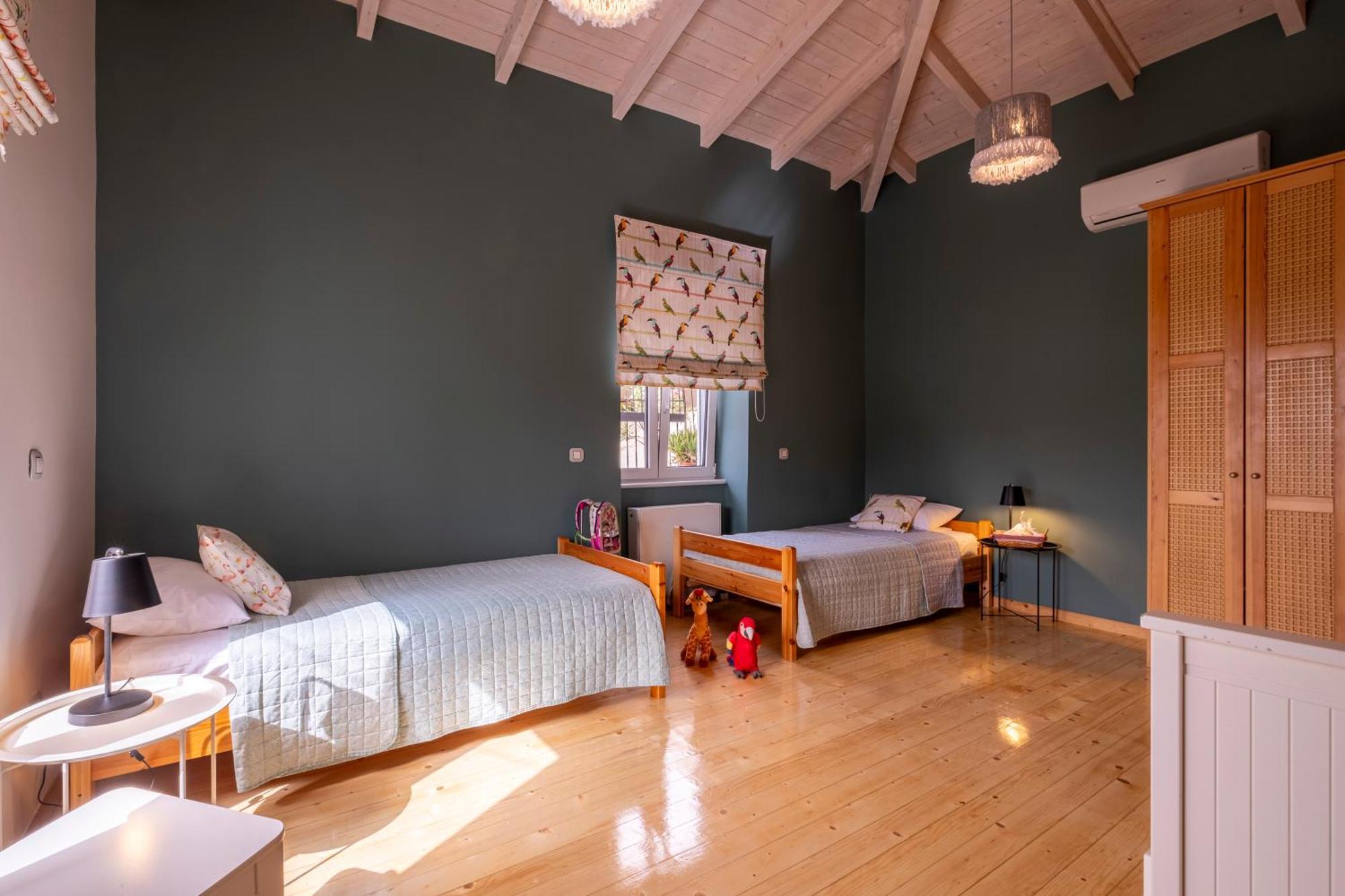 Oasis Home Толо Екстер'єр фото