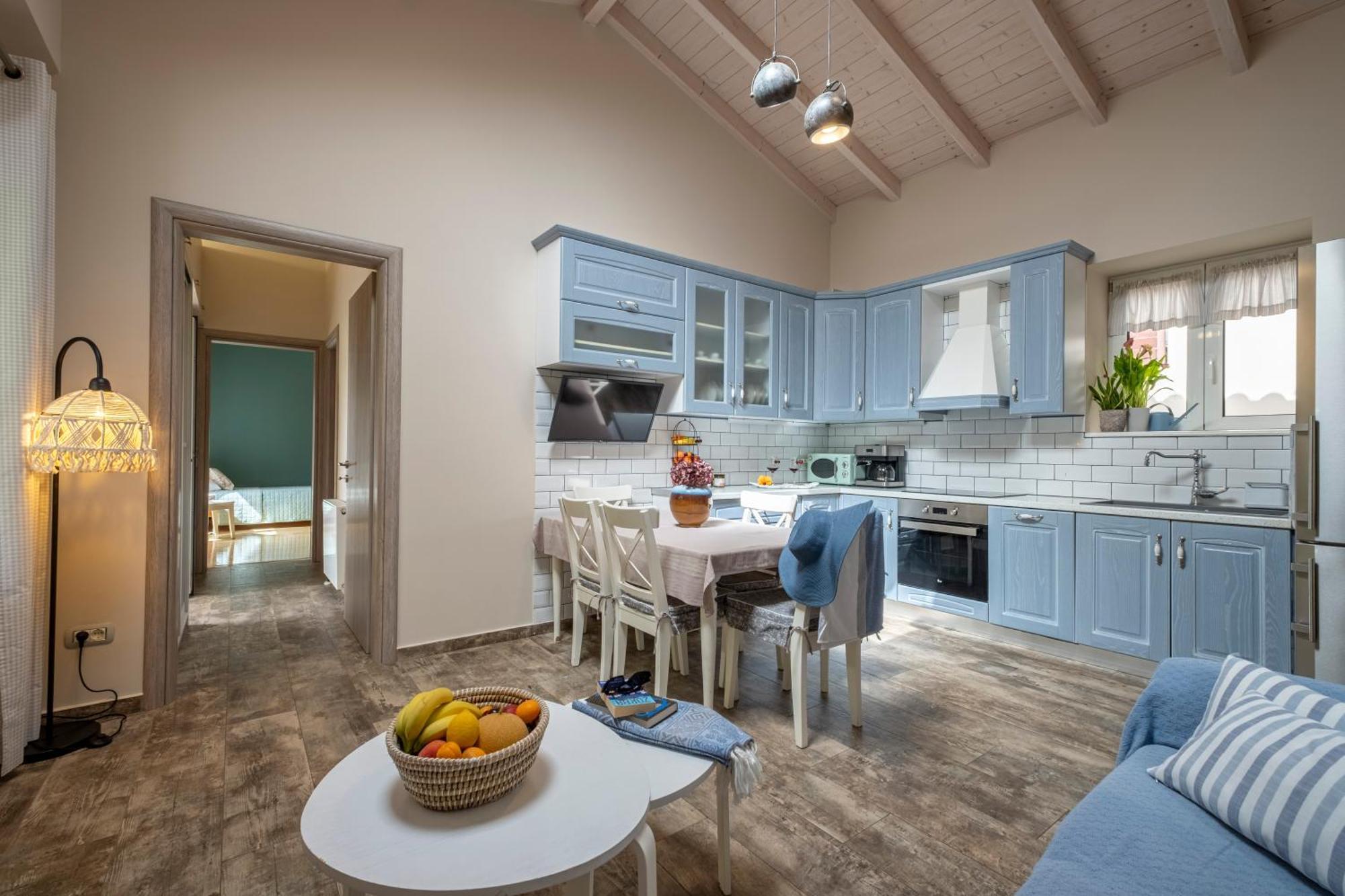 Oasis Home Толо Екстер'єр фото