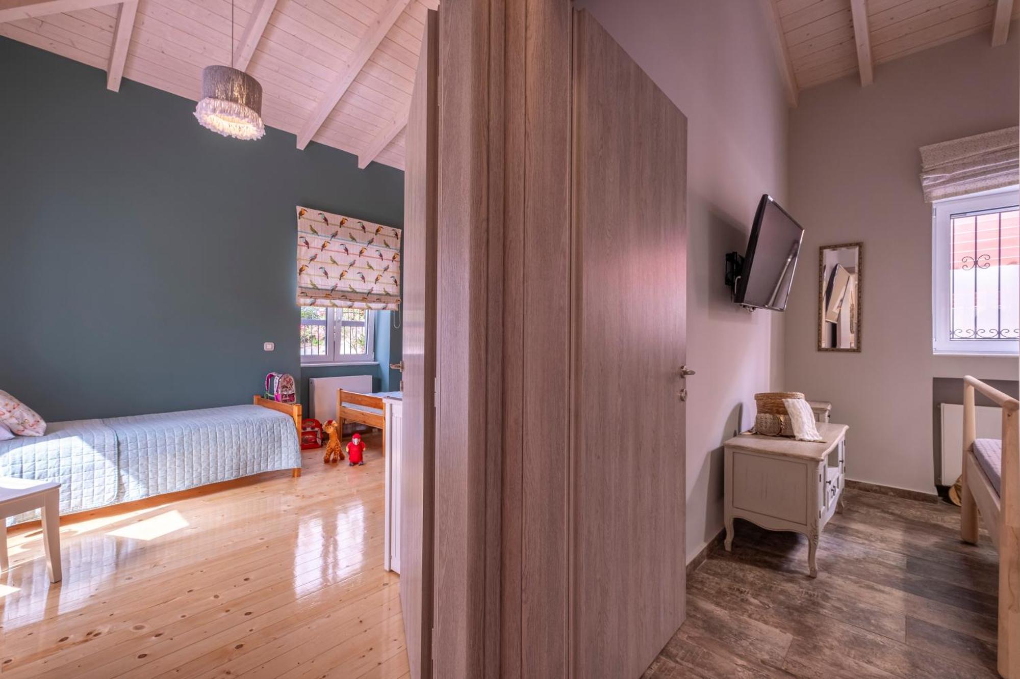 Oasis Home Толо Екстер'єр фото